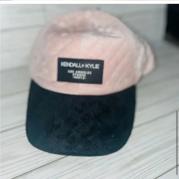 KENDALL + KYLIE PINK AND BLACK QUILTED VELOUR BASEBALL HAT O/S - Picture 9 of 14